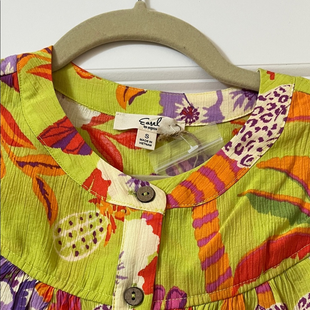 Easel Vibrant Green Floral Blouse - Picture 6 of 11